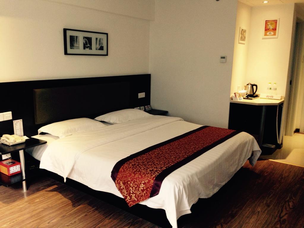 Super 8 Beijing Chaoyang Road Xinglong Hotel Room photo