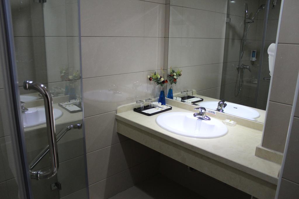 Super 8 Beijing Chaoyang Road Xinglong Hotel Room photo